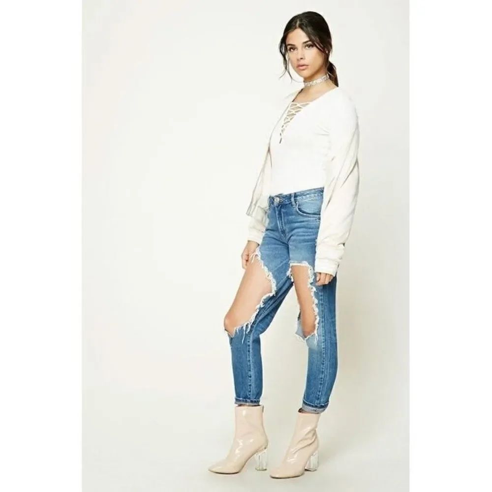 ✨Ribbed Plunging Lace-Up Top✨